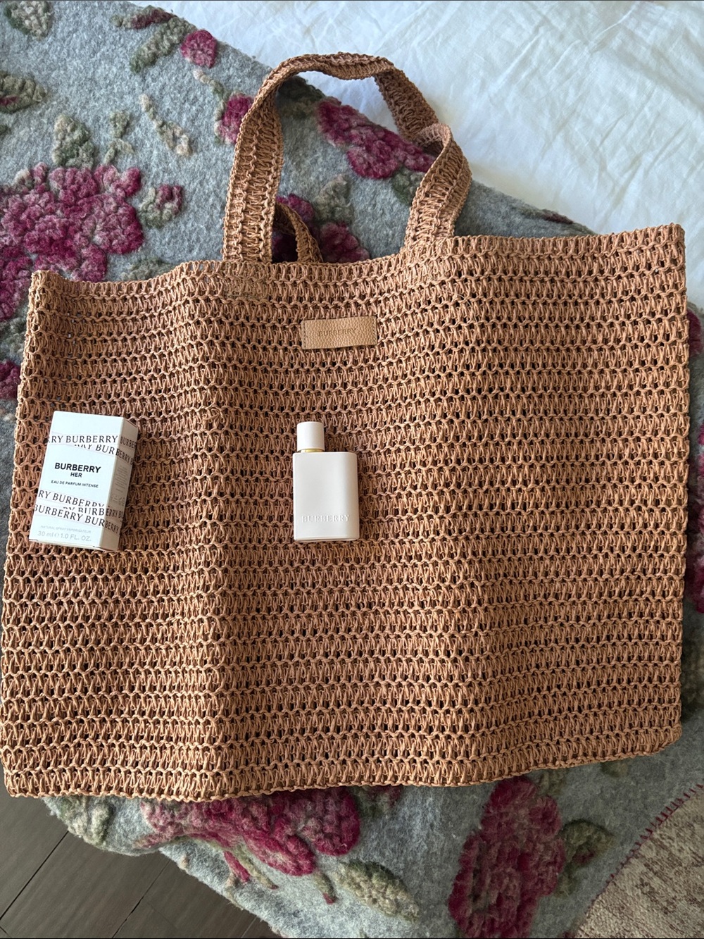Burberry HER Intense 1.0oz Perfume Fragrance with Tote Bag